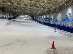 -乔波室内滑雪场