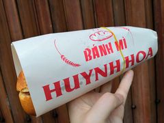 -Bánh Mì Huynh Hoa