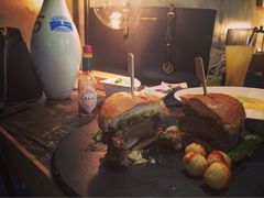 -HIGH FIVE哈福手工汉堡(桂林路店)