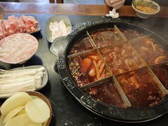 -重庆川渝肥妹火锅