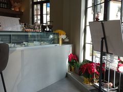 -Fridi Patisserie Cafe