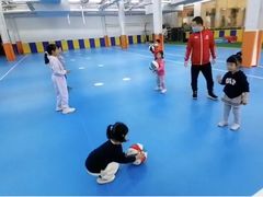 -健龙森俱乐部·游泳·健身·羽毛球综合体育馆