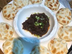 鲅鱼酱配石头饼-聚缘堂·海鲜私房菜(松岭路店)
