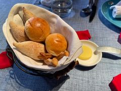 人餐前面包-弦月窗LUNETTE BY AMANDA(复兴路店)