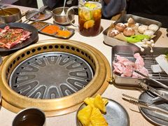 -蚂蚁洞·烤肉大营地(上海静安大悦城店)