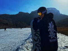 -济南卧虎山滑雪场