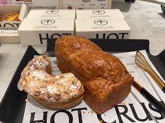 -HOT CRUSH趁热集合·现烤面包(环球港店)