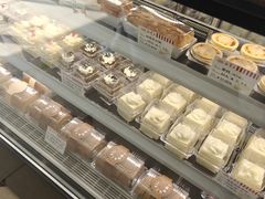 -红宝石·鲜奶小方·海派西点房(南丹店)