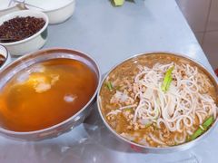 -正宗杨记普洱酸醋米线(总店)