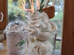 -Chom Cafe and Restaurant