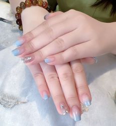 -吉吉靓甲美睫
