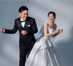 -雪中彩影婚纱摄影·微光艺术中心