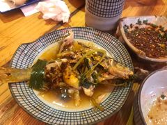 -野山舂·贵州现舂酸汤火锅(鸿通城店)