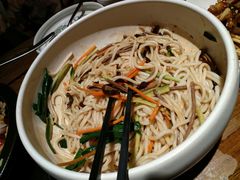 鸡丝凉米线-云海肴·汽锅鸡·云南菜(美罗城店)