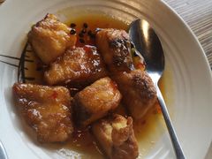 香煎海鲈鱼配百香果汁-Cau Go Vietnamese Cuisine