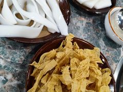 -三里屯土灶炖公鸡地锅鸡(江东店)