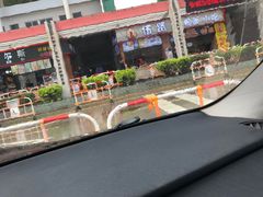 -阳山北服务区-停车场