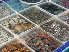 -霞涌市场海鲜摆卖区