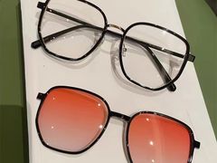 -爱视眸Eyeblling眼镜·依视路·蔡司镜片折扣店(百联南方商城购物中心)