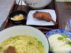 -百年老字号·观振兴蟹黄面·三虾面·苏式面(观前街富仁坊巷店)