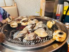 -围炉肉舍•炭烤活鳗•丹东海鲜烤肉(步行街店)