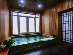 -大连步云山老汤度假山庄