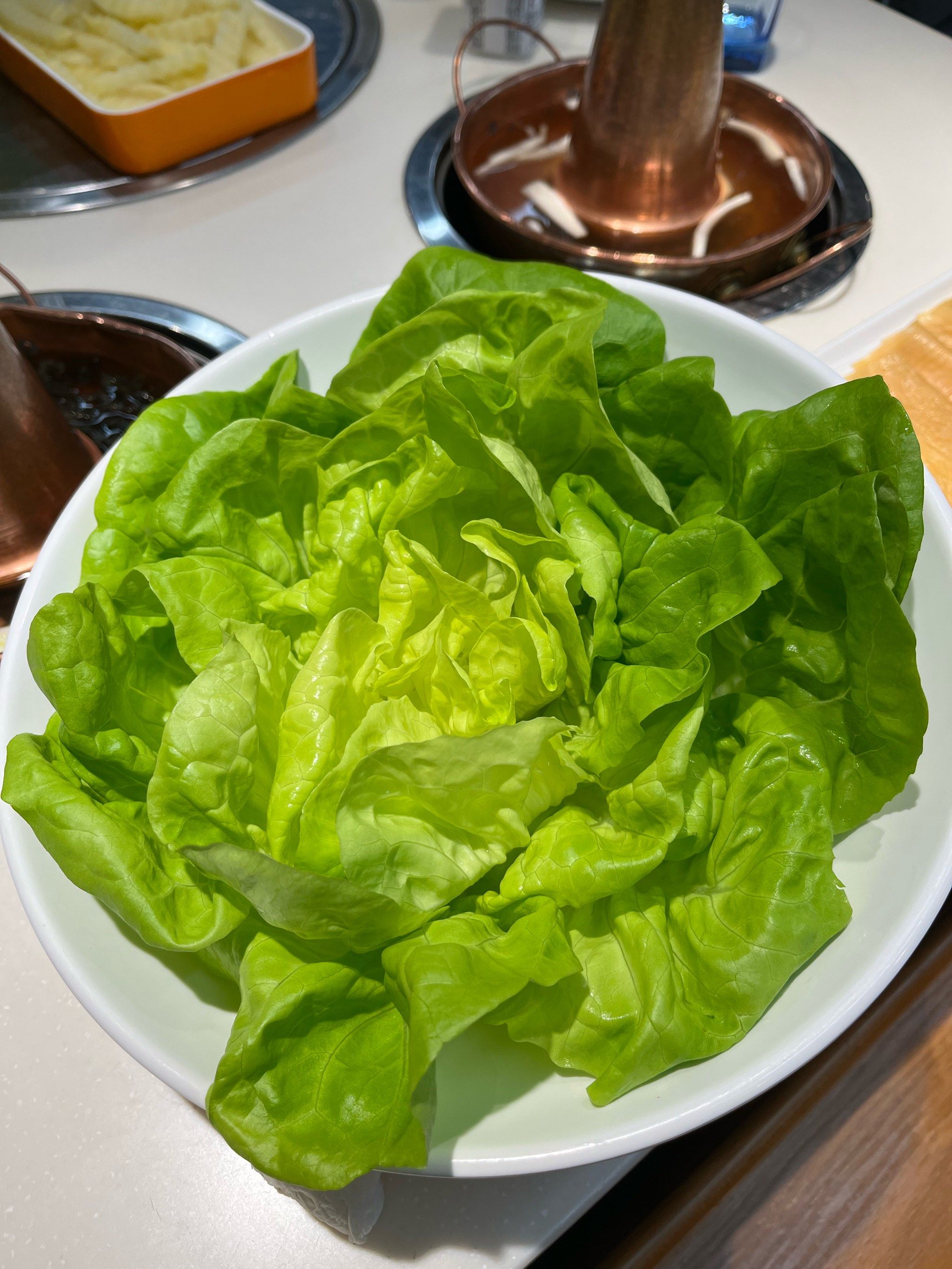 第一次到这里吃,首先是被它的奶油生菜迷住