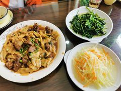 -壹阁胡羊焖饼(特色小吃街店)
