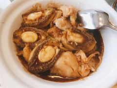 鲍鱼滑鸡煲-白天鹅宾馆-宏图府餐厅