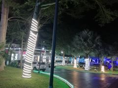 -亚龙湾亚泰商业街