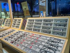 -光明眼镜·蔡司授权(徐泾店)