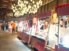 -瑞虹新天地月亮湾