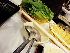 -鲜入围煮花胶鸡海鲜火锅