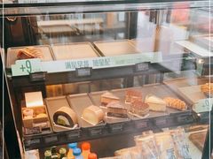 面包甜点陈列柜-星巴克(深圳世纪汇分店)
