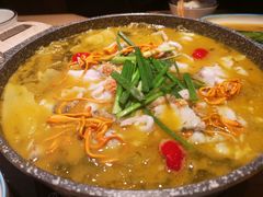-山城外·非遗酸菜鱼(新都汇融店)