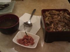 烤牛肉盖饭-桃屋日本料理(清华科技园店)