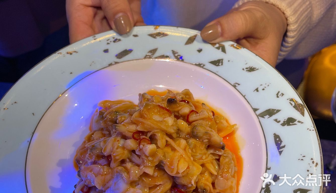 二十几年的好友今天有幸相聚到超级梦幻奢华的华煜云婷宴