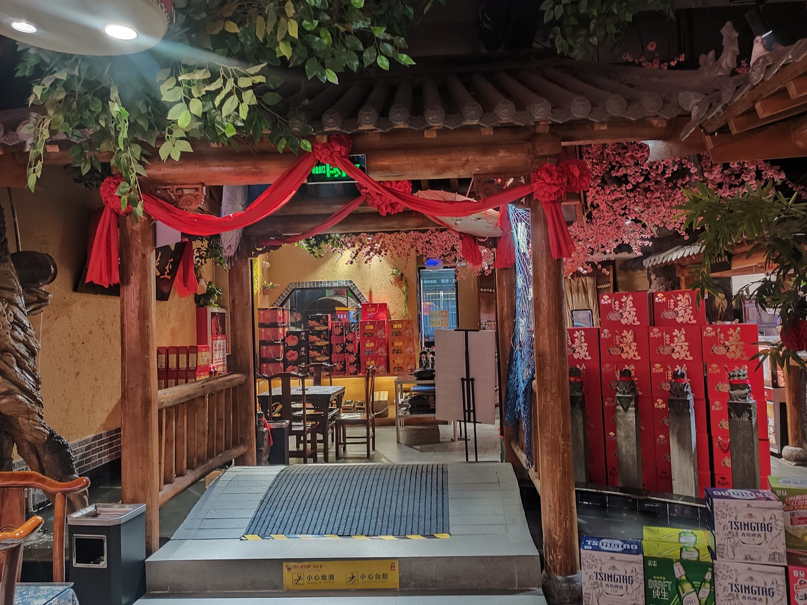 环境很好 非常干净整洁,食物外形美观精致