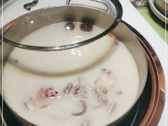 -洪氏嗨捞·猪肚鸡火锅(阳光天地店)