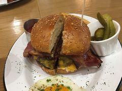 澳洲牛肉汉堡-HELLO 27 意面·沙拉·帕尼尼