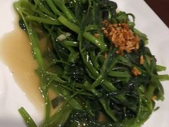 -Neary Khmer Restaurant