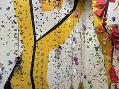 -问山MountQuest攀岩馆