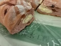 火龙果葡萄软欧包-奈雪的茶(市百一店)