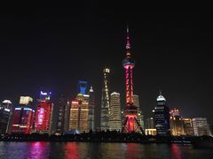 -黄浦江游览十六铺3号码头网红自助餐