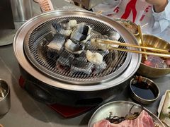 -围炉肉舍•炭烤活鳗•丹东海鲜烤肉(步行街店)