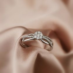 -威德钻石-克拉钻大本营(南京东路店)