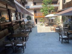 -华冠悠岚·庭院餐厅(青城后山店)