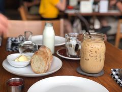 -ROAST coffee & eatery