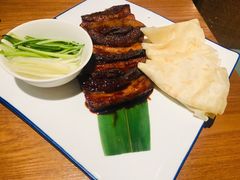 红烧土猪肉夹饼-芳草地度假酒店·野炉中餐厅