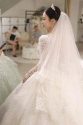 -艾米丽婚纱礼服